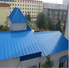 Lámina estructural creando construcciones modernas y versátiles.  Lámina estructural creando construcciones modernas y versátiles.